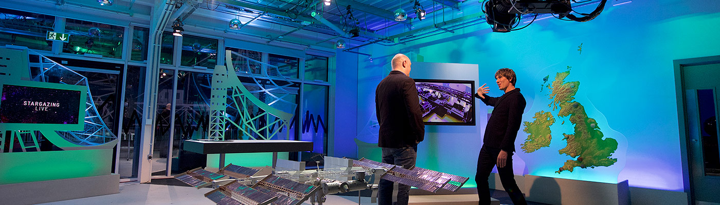 Brian Cox and Dara Ó Briain being filmed at Jodrell Bank on BBC's Stargazing Live